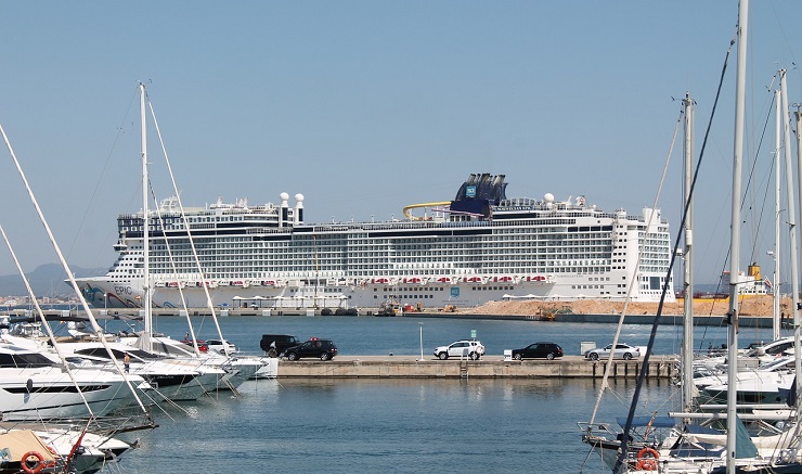 Crucero en el Puerto de Palma (Mallorca)