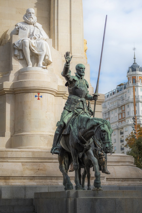Cervantes y El Quijote en Plaza de España (Madrid)