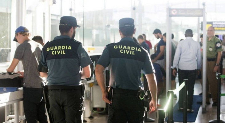 Detenidos dos turistas suecos por apalizar a un hombre en Magaluf | En la imagen, agentes de la Guardia Civil 