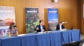 Laura Castro, directora insular de Turismo, Pedro Martín, presidente del Cabildo insular y David Pérez, consejero delegado de Turismo de Tenerife