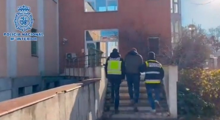 La Policía desmantela en España una red que ofrecía PCR y certificados Covid falsos | Captura de vídeo de la Policía Nacional vía Twitter (@policia)
