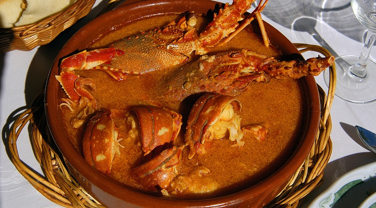 Caldereta de langosta, plato típico de la gastronomía menorquina | Foto: Turismo de Menorca