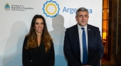Yanina Martínez, secretaria de Promoción Turística de Argentina, junto al secretario general de la OMT durante la presentación de avances en la nueva Marca País.