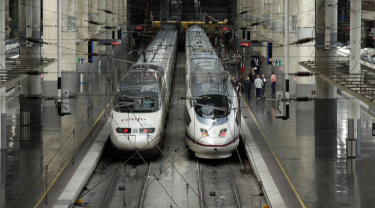 Trenes AVE en la estación de Atocha, Madrid