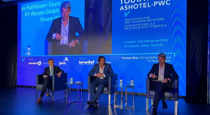 Thomas Bösl, director general de rtk; Jorge Marichal, presidente de Cehat; y Alberto Bernabé, consultor en Turismo de PwC en Tenerife Thomas Bösl, director general de rtk; Jorge Marichal, presidente de Cehat; y Alberto Bernabé, consultor en Turismo de PwC en Tenerife