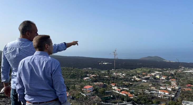 Thomas Bösl, CEO de rtk visita la zona afectada por el volcán Cumbre Vieja con Jonás Pérez de Isla Bonita Tours