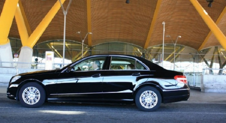 Vehículo de Uber en el Aeropuerto Adolfo Suárez Madrid-Barajas | Foto: Collado Villalba Taxi