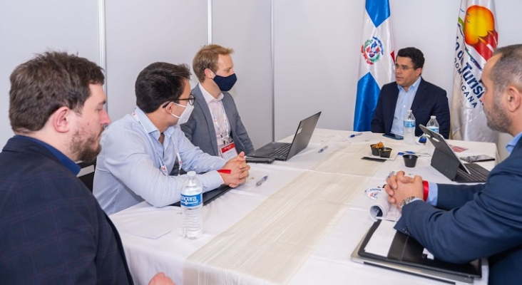 El ministro de Turismo de República Dominicana, David Collado, durante la pequeña feria turística Routes Americas.