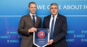 La OMT y la UEFA se asocian para impulsar el turismo deportivo