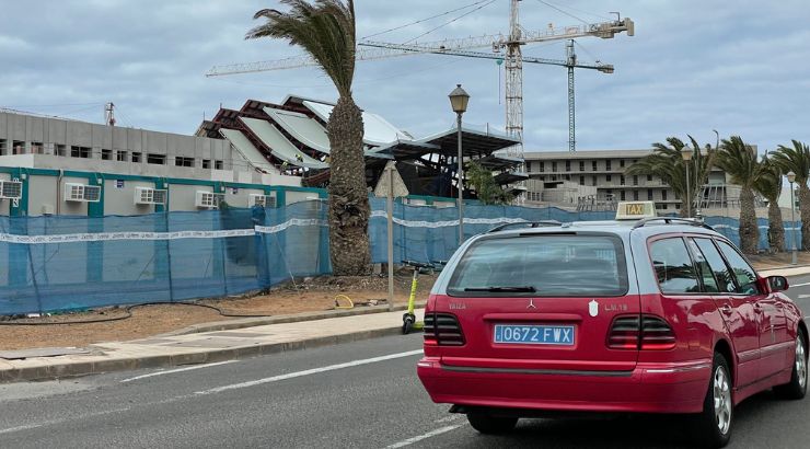 Taxi del municipio de Yaiza, Lanzarote | Foto: Tourinews Taxi del municipio de Yaiza, Lanzarote | Foto: Tourinews