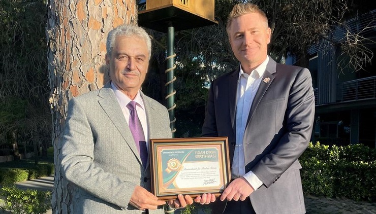 Dcha a Izqda. Deniz Ugur, director general de Bentour, junto a Fuat Nur, director adjunto del Ministerio de Agricultura y Silvicultura de Turquía Dcha a Izqda. Deniz Ugur, director general de Bentour, junto a Fuat Nur, director adjunto del Ministerio de Agricultura y Silvicultura de Turquía