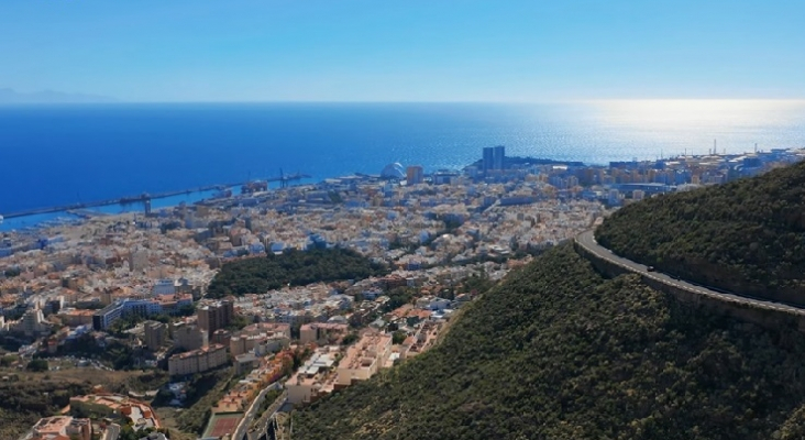 Vista aérea de Santa Cruz de Tenerife (Canarias) | Foto: captura de vídeo promocional de Turespaña 