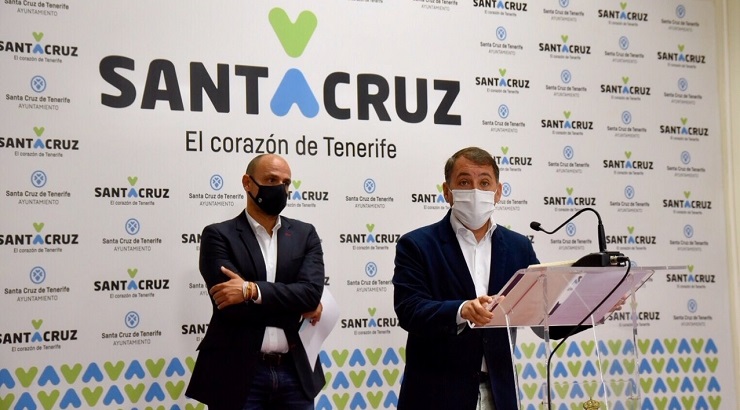 José Manuel Bermúdez (a la dcha.) en rueda de prensa | Foto: Ayto. de Santa Cruz de Tenerife