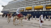 El Spirit of Discovery atracado en el puerto tunecino | Foto: vía Portal Cruceros 