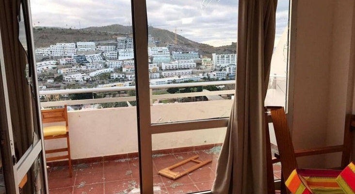 Imagen de los destrozos en el complejo de apartamentos Puerto Bello (Gran Canaria) | Foto: vía Twitter (@rafaleonortega)