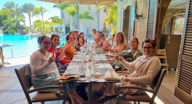 Las protagonistas de la iniciativa disfrutando de un almuerzo en el Lopesan Villa del Conde Resort & Thalasso | Foto: Lopesan Hotel Group