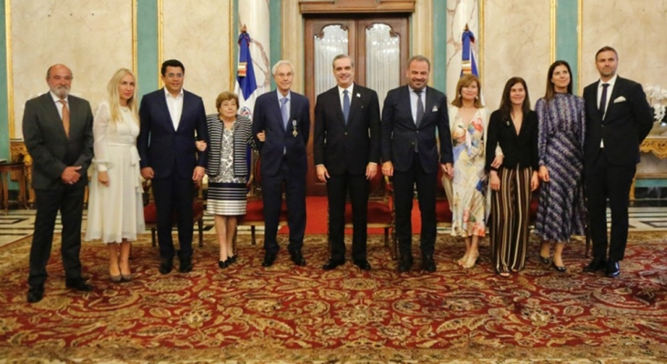 Gabriel Escarrer Juliá, fundador de Meliá, recibe la máxima condecoración de R. Dominicana