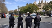 Agentes del Cuerpo Nacional de Policía en Palma (Mallorca) | Foto via Nou Diari