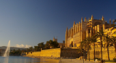Uno de cada cuatro hoteles de Mallorca estará operativo en invierno, pendientes de Alemania | Catedral en Palma de Mallorca | Foto: SBA73 (CC BY-SA 2.0)