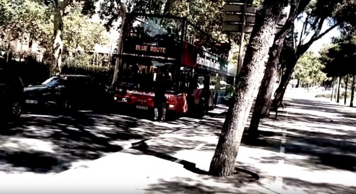 Ataque contra autobus turistico en Barcelona