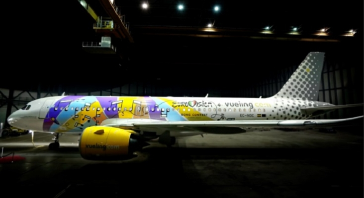 Airbus A320neo de Vueling decorado con motivos de Eurovisión 2022 | Foto: vía La Publicidad