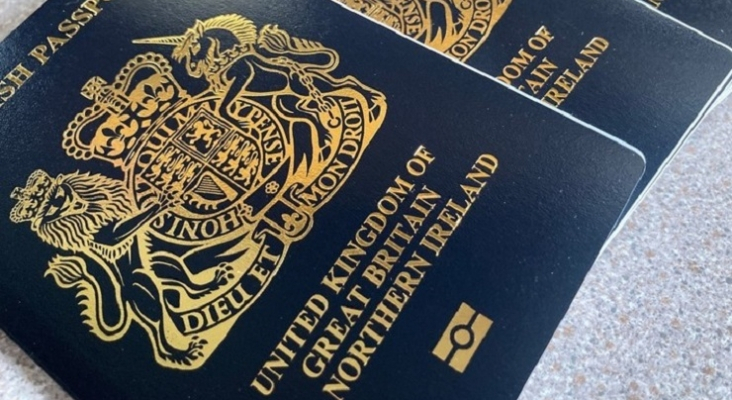 Reino Unido, obligado a aclarar de nuevo los requisitos para pasaportes, tras el caos generado | Foto: HM Passport Office 