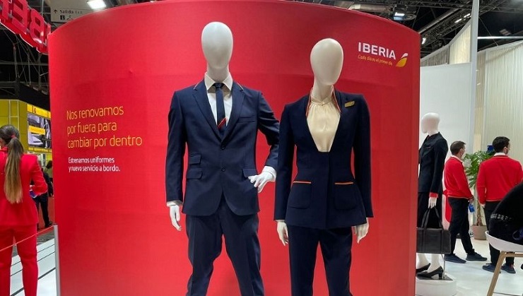 Nuevos diseños de homber y mujer de Teresa Helbig | Foto: vía InfoNegocios Barcelona