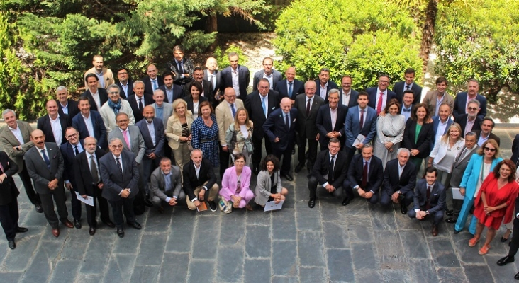 Representantes de la Mesa del Turismo de España