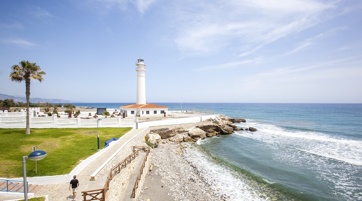 Faro de Torrox (Málaga) | Foto: Turismo de Andalucía