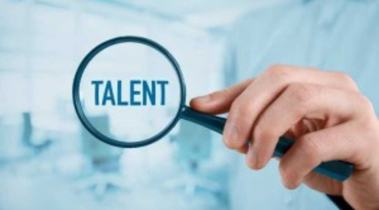 La necesidad de creación de talento, formación y retención para el sector servicios