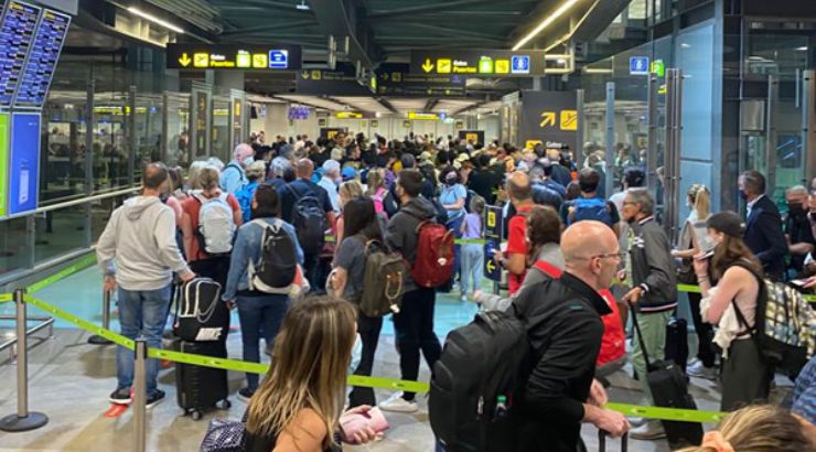 Interior del Aeropuerto Adolfo Suárez Madrid-Barajas | Foto vía Twitter (@SindicatoASAE)