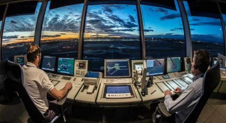 Controladores aéreos en su puesto de trabajo | Foto: Enaire
