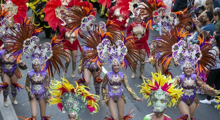 Las Palmas de Gran Canaria celebra por primera vez el Carnaval de verano