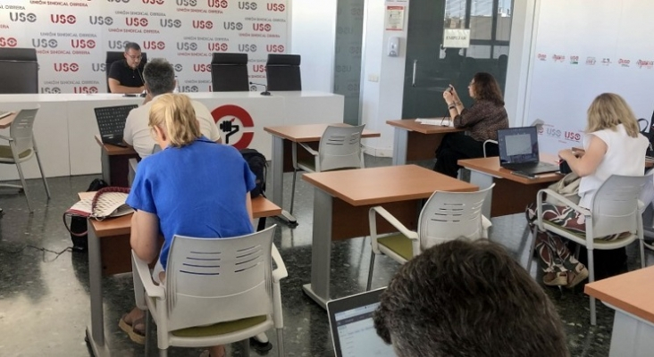 Los sindicatos convocan a los tripulantes de easyJet en España a 9 jornadas de huelga