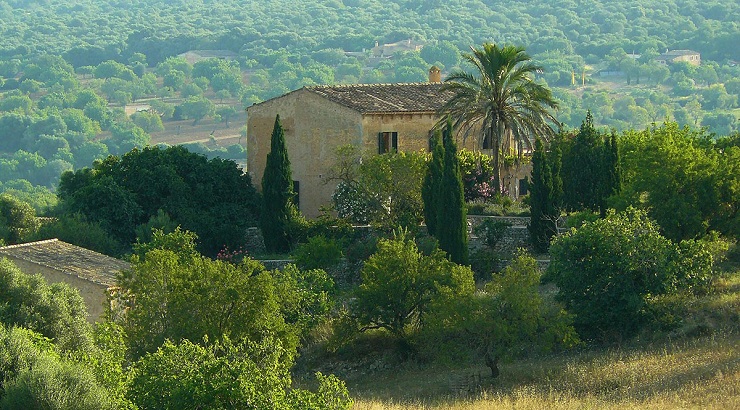 Vista de una vivienda rural en Baleares | Foto: vía Illes Lex