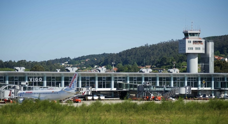 Zona exterior de la terminal del Aeropuerto de Vigo | Foto: Aena