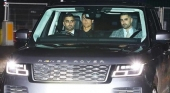 Cristiano Ronaldo junto a sus guardaespaldas en el interior de un vehículo Foto vía TyC Sports