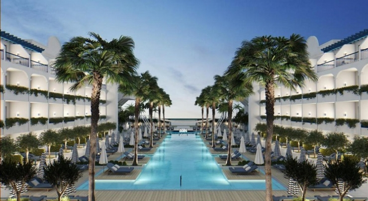 Vista de la piscina del METT Hotel & Beach Resort Marbella Estepona (Málaga) | Foto: METT