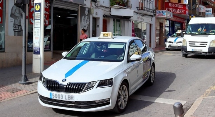 Taxi en Benidorm (Alicante) | Foto: vía Economía3