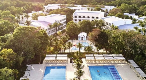 Vista aérea del Hotel Riu Tequila en Playa del Carmen, México.
