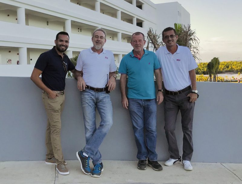 Luis Riu con Otoniel Casillas, de Animación, José María Sanchís, máximo responsable de Obras y Eduardo Vadillo, jefe de Obra.