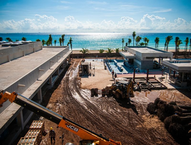Construcción del Hotel Riu Palace Riviera Maya.