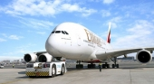 Airbus A380 de la compañía estacionado en un aeropuerto | Foto: Emirates 