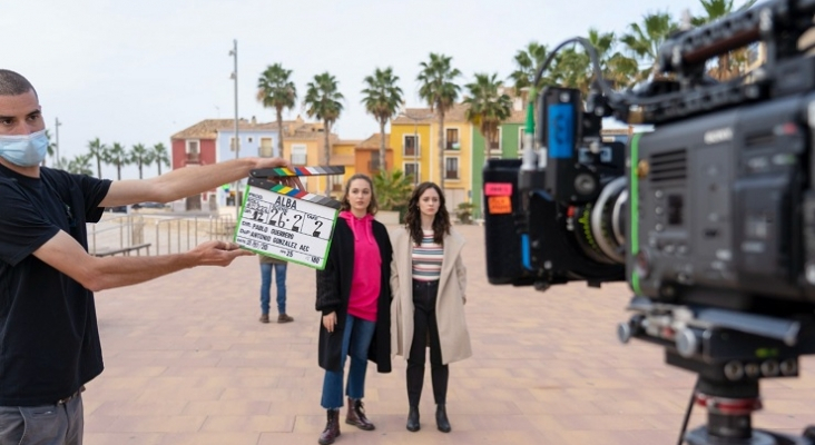  Rodaje de la serie "Alba" en las playas de la Costa Blanca | Foto:  vía Twitter (@BenidormLive)