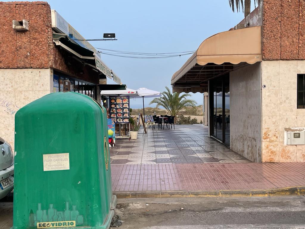 Fachada del centro comercial Anexo II al parking y acceso de los turistas desde Playa del Inglés - Gran Canaria | Foto. Tourinews©