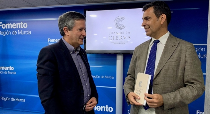 El consejero de Fomento valora el recurso del Gobierno central contra la denominación del Aeropuerto Internacional de la Región de Murcia - Juan de la Cierva | Foto: Región de Murcia