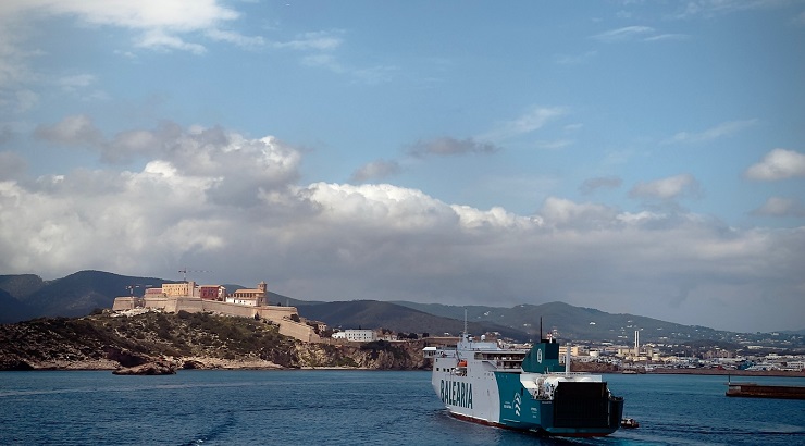Los puertos se contagian del caos operacional: Baleària trastoca los planes de sus pasajeros. | Foto: Vía Twitter (@Balearia)