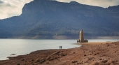 Iglesia de San Román de Sau, visible por el bajo nivel del pantano| Foto: Turismo Catalunya