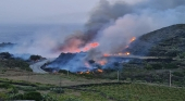 Arde la ‘isla de los famosos’ italiana: Giorgio Armani, evacuado | Foto: Vigili del Fuoco Italia