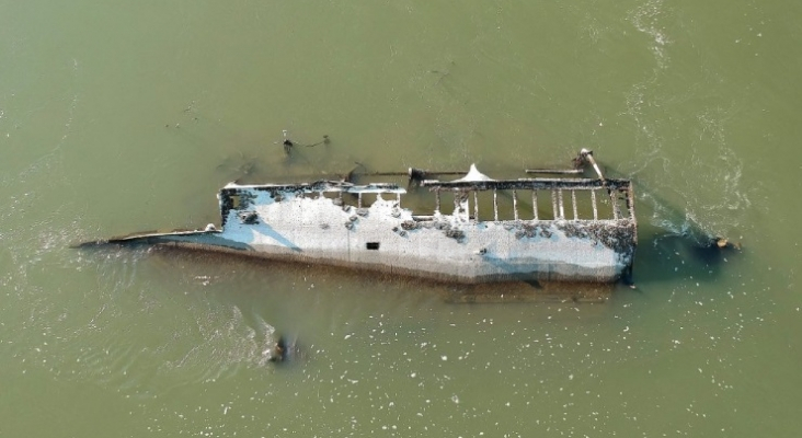 La sequía saca a la superficie los buques de la Segunda Guerra Mundial. Foto: Vía Twitter (@NoticieroSLV)